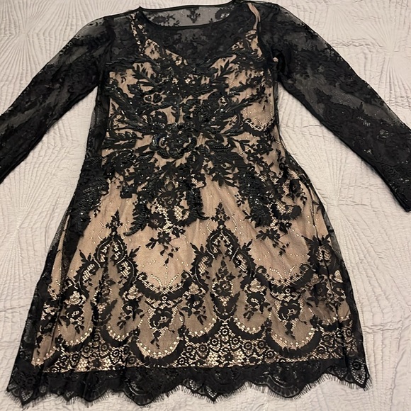 Express Women’s Black Lace w beading and tan tank liner dress size 6 - Picture 4 of 12
